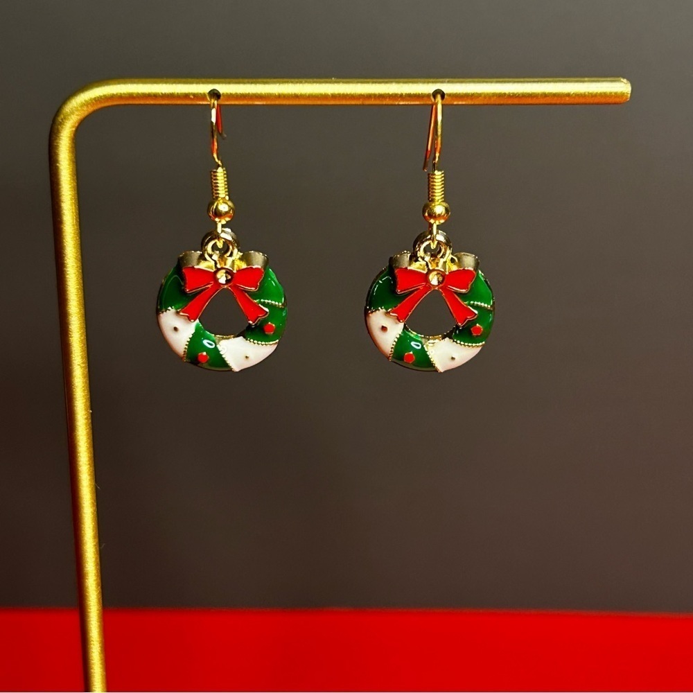 Festive Holiday Theme Christmas Wreath Earrings